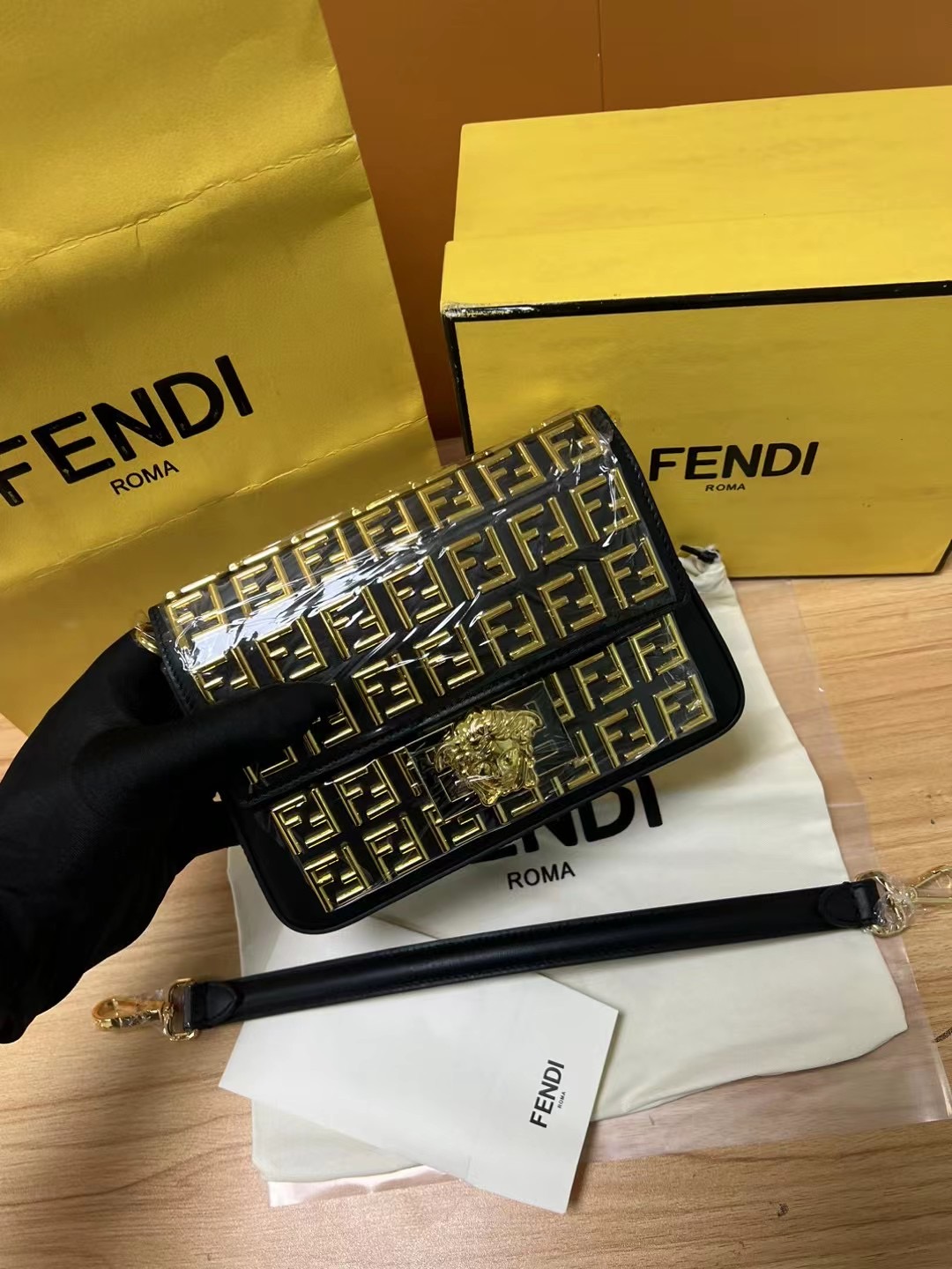 F**di &versace chain bag-20cm