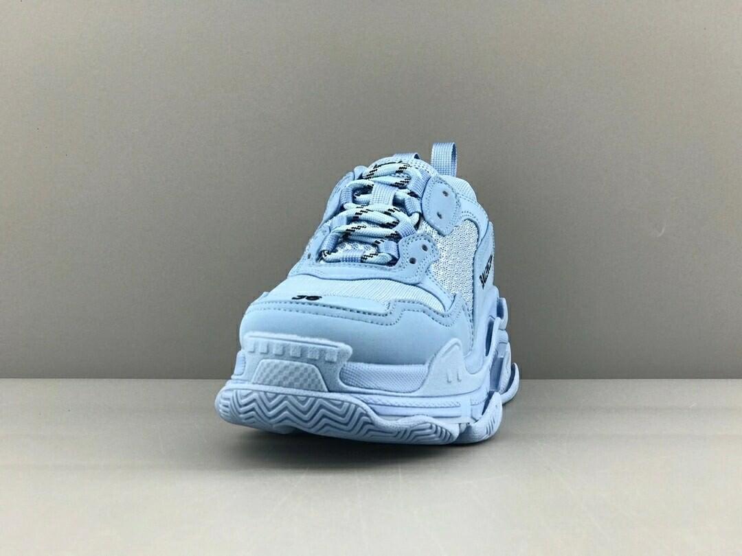 Ba*len*cia*ga triple s