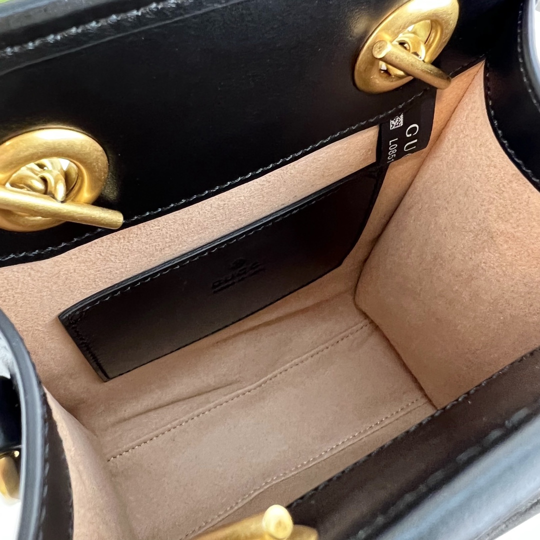 G*u*i marmont bag-16x19x7 cm