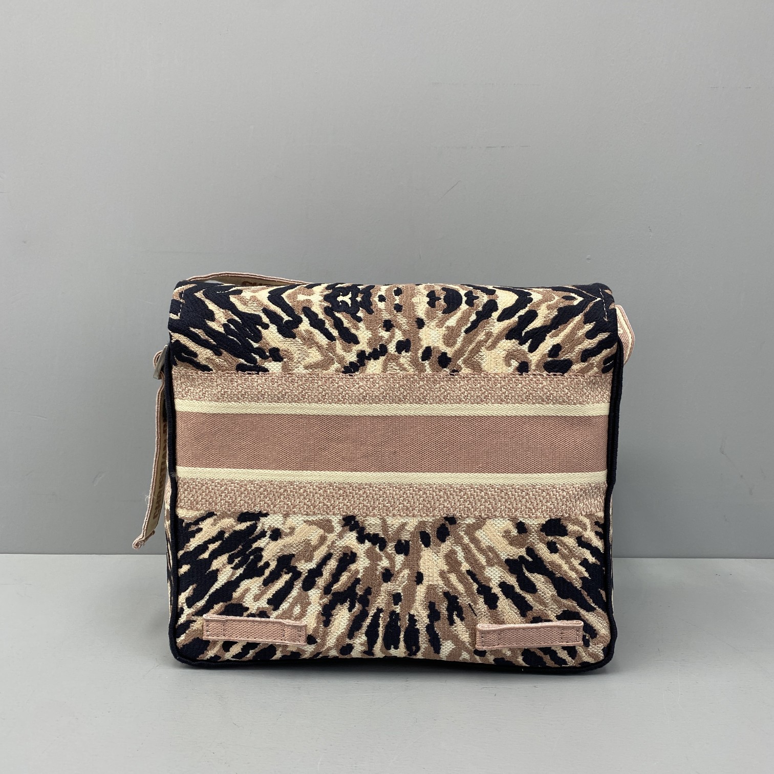 D*or oblique messenger bag-27x28x11cm