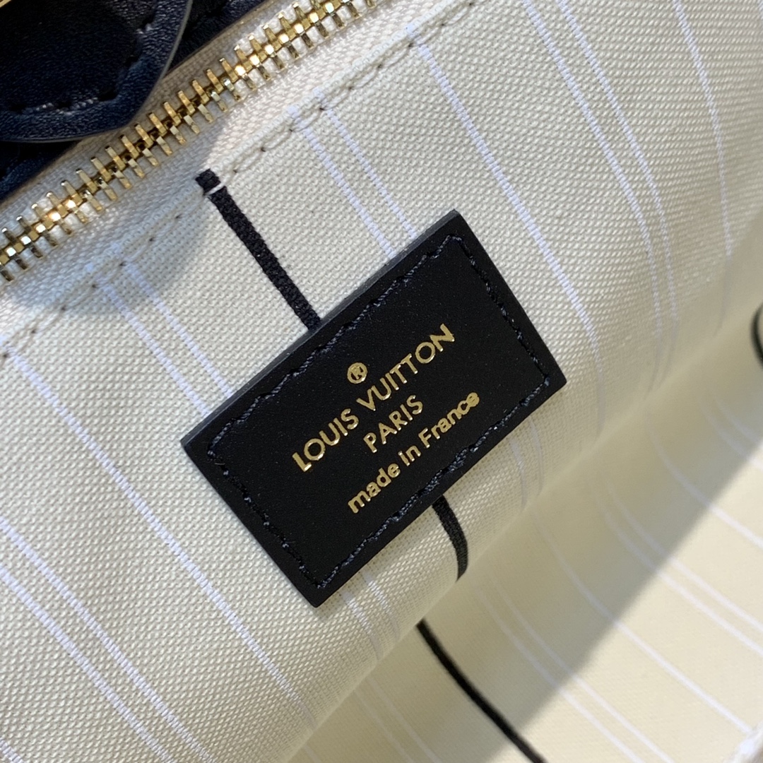 l0*is V*t0n on my side tote bag-25*20*12cm