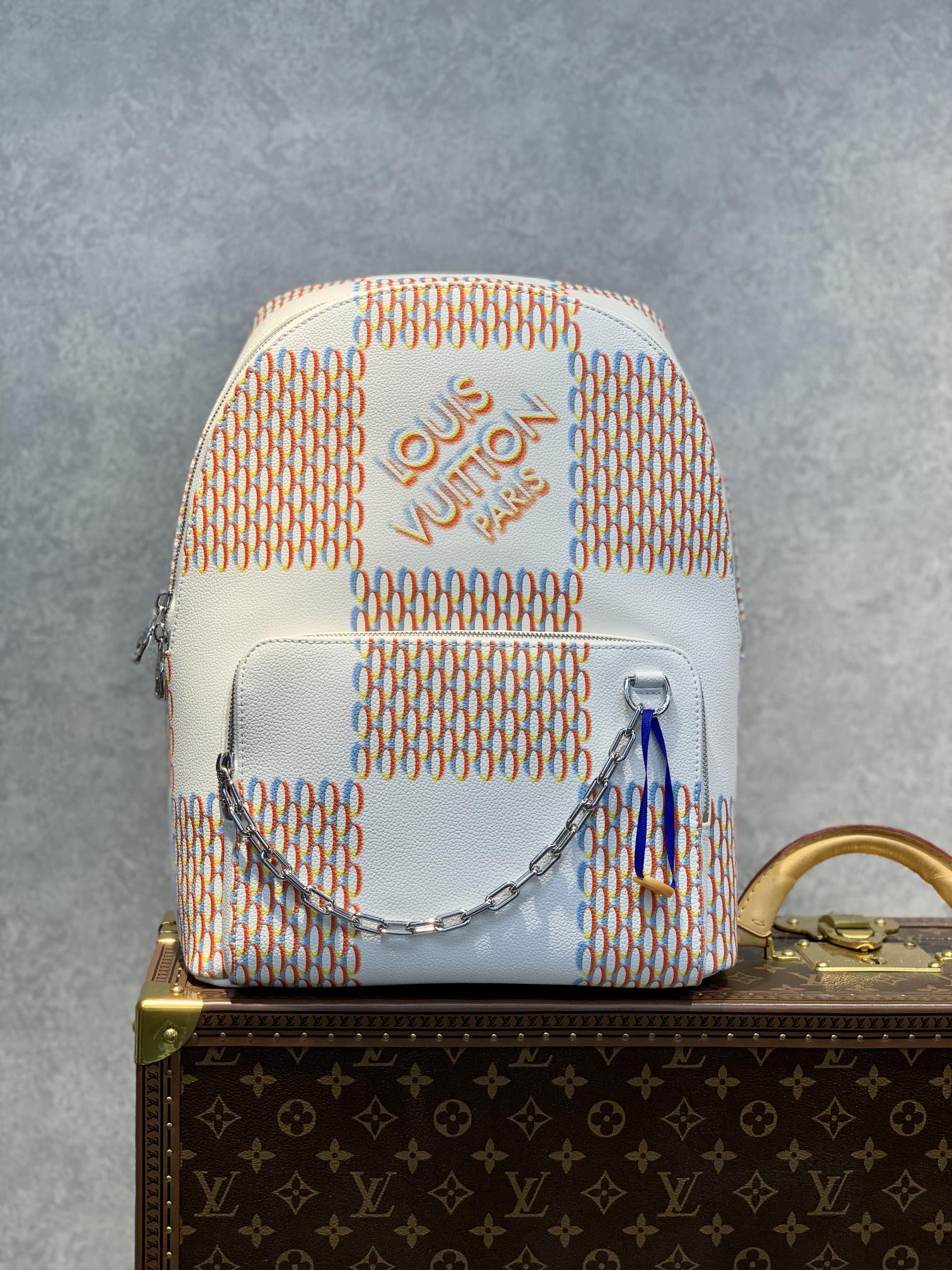 l0*is V*t0n racer backpsck-33*41*18cm
