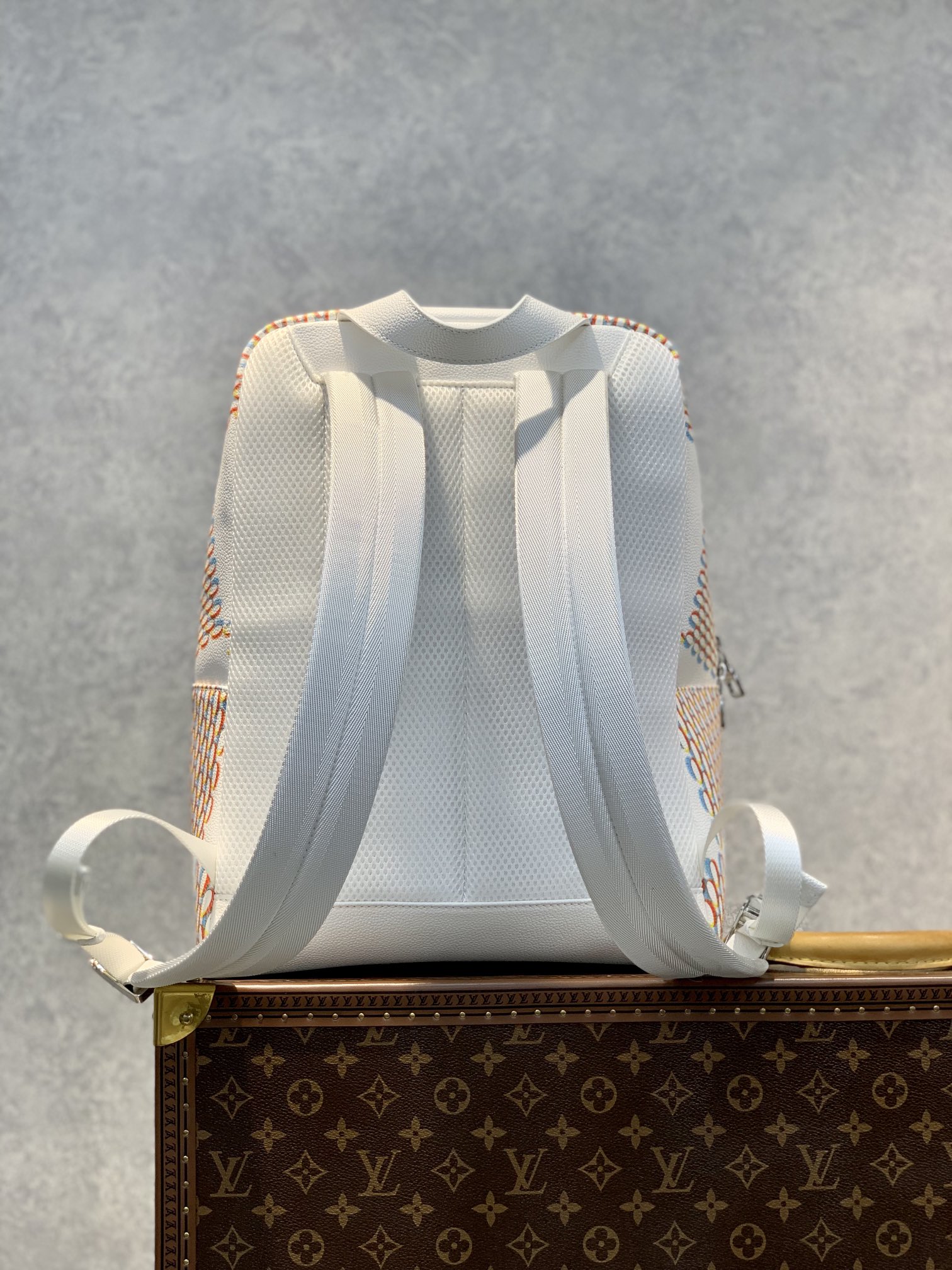 l0*is V*t0n racer backpsck-33*41*18cm
