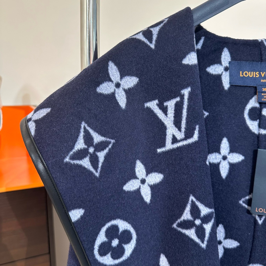 Lou*is Vuitt*on Wool Trench Coat