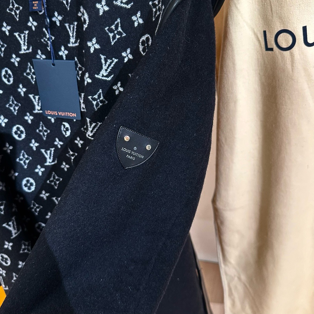 Lou*is Vuitt*on Wool Trench Coat