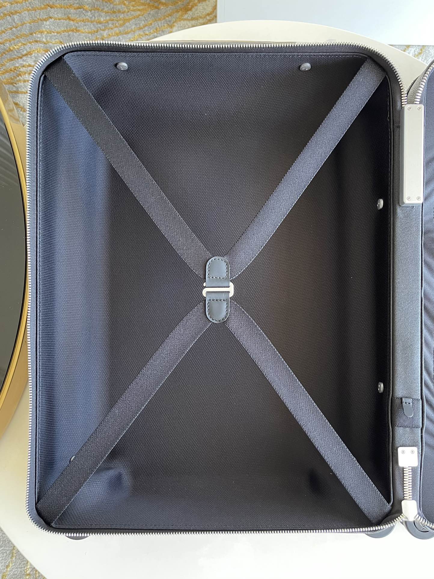 l0*is V*t0n horizon 55-‭38*55*21cm