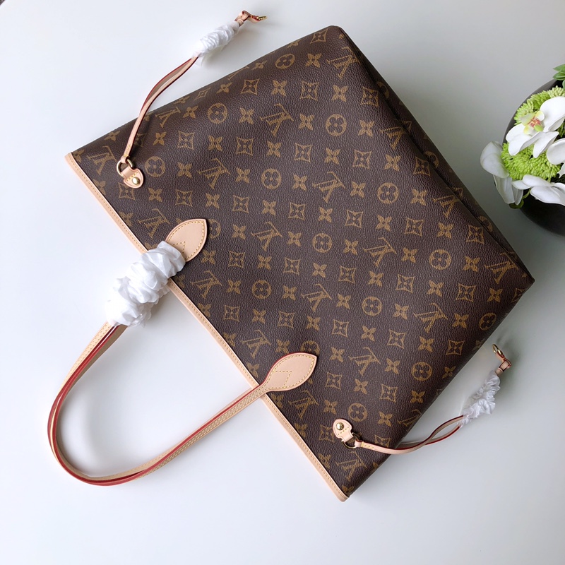 l0*is V*t0n neverfull mm (rose red inside) -32*29*17cm