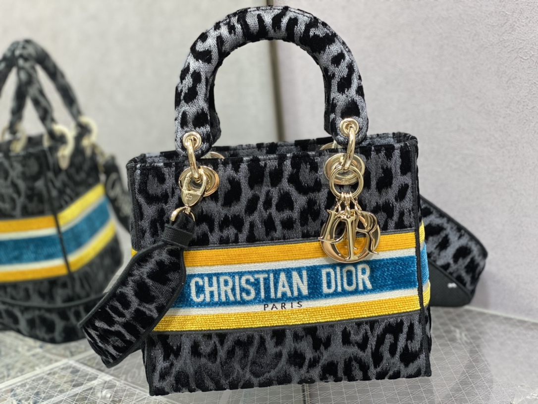 lady D*or handle bag-24cm
