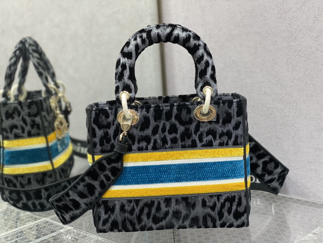 lady D*or handle bag-24cm