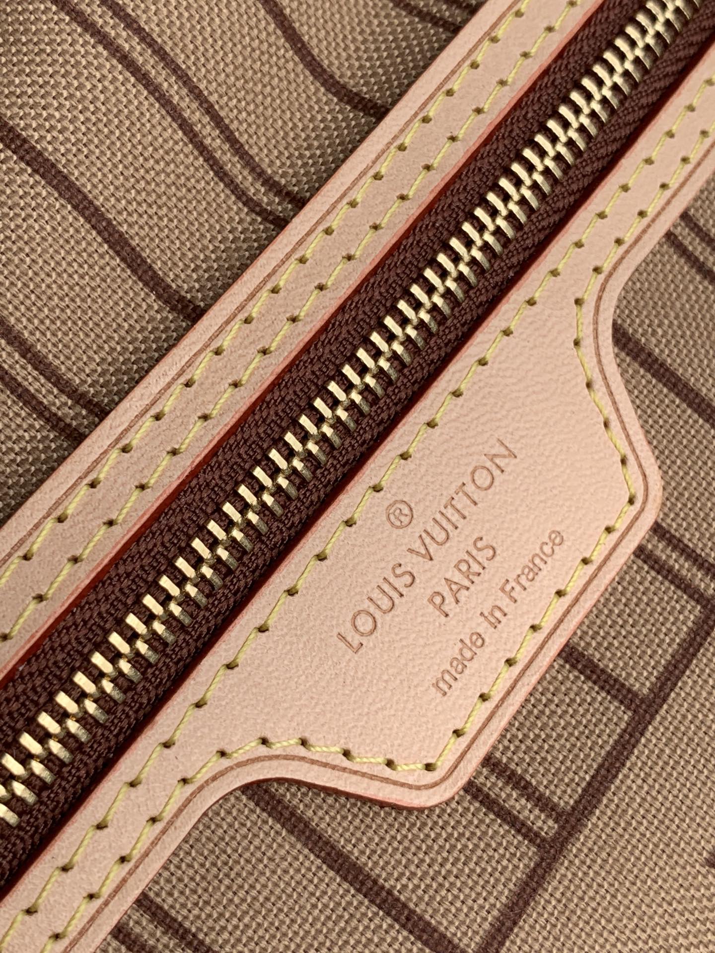 l0*is V*t0n neverfull pm -29×21×12cm