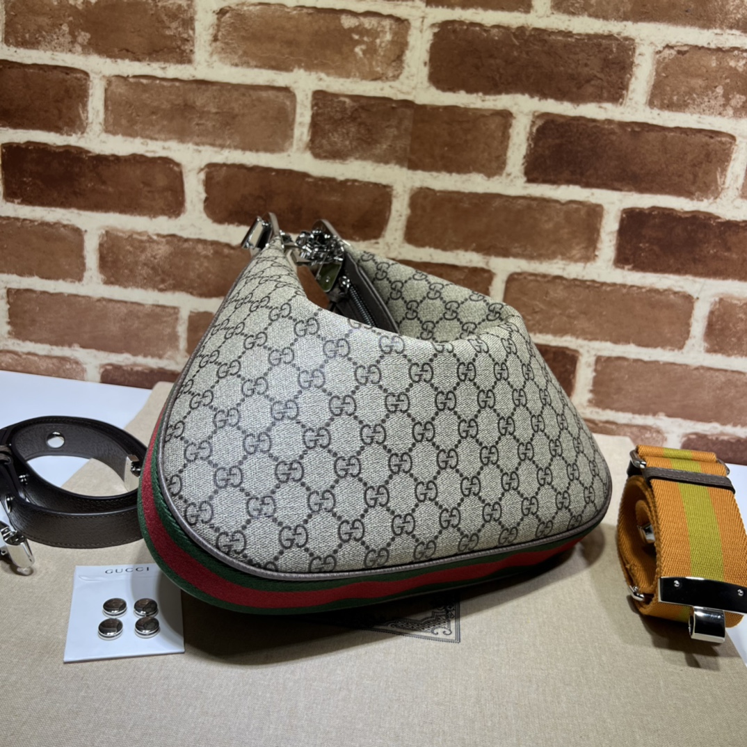 G*u*i attache large shoulder bag-35*32*6cm