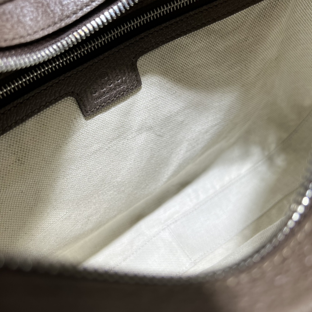 G*u*i attache large shoulder bag-35*32*6cm