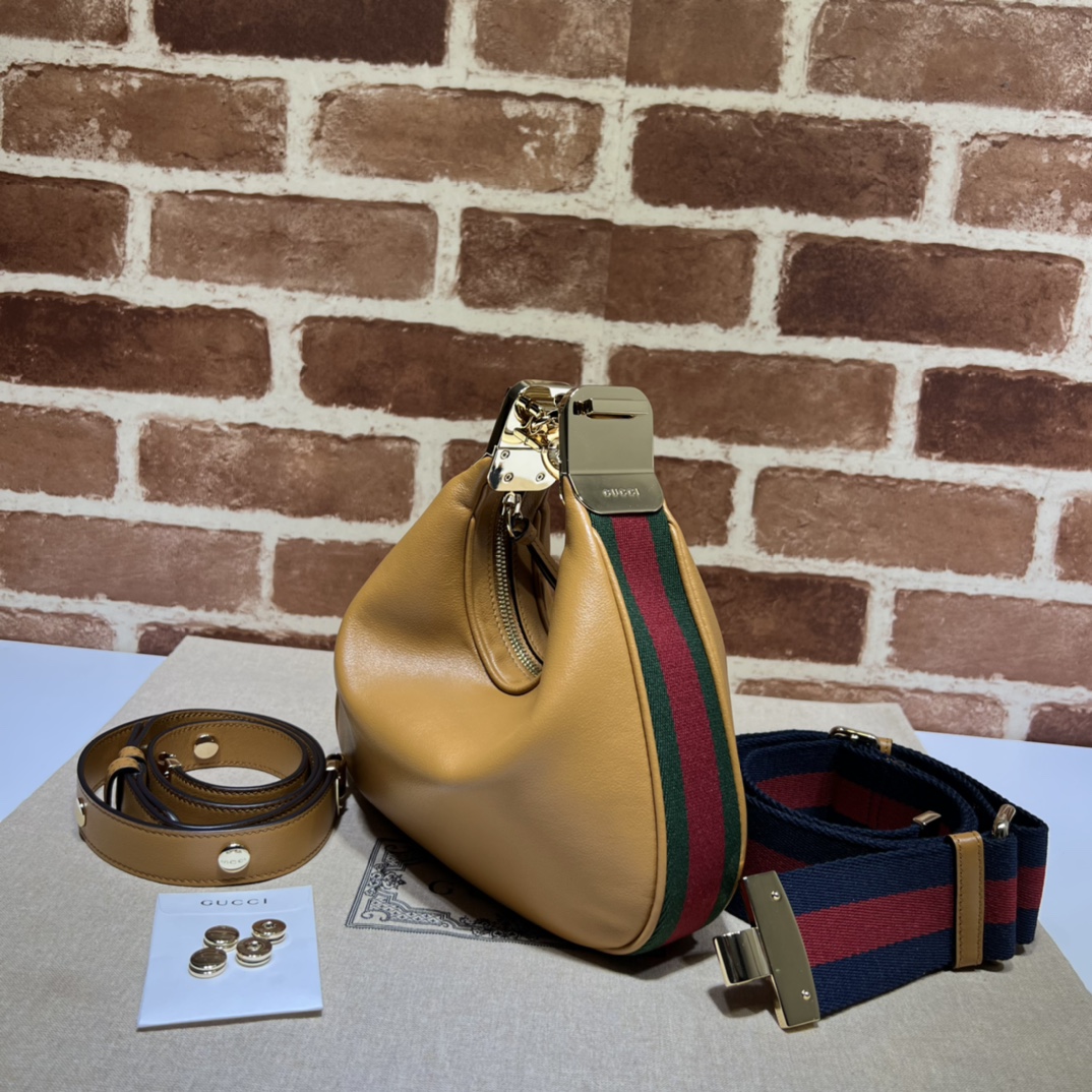 G*u*i attache small shoulder bag-23*22*5cm