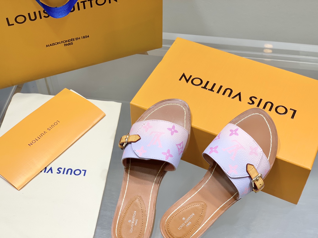l0*is V*t0n slippers