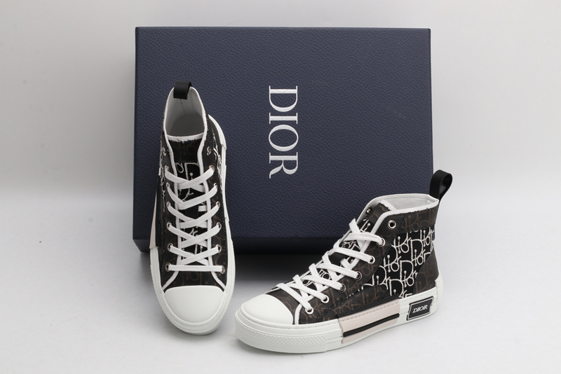 D*or high-top sneakers