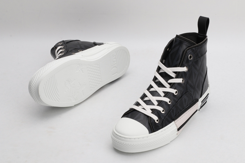 D*or high-top sneakers