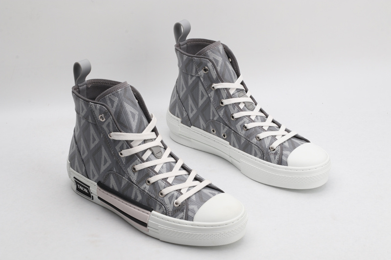 D*or high-top sneakers