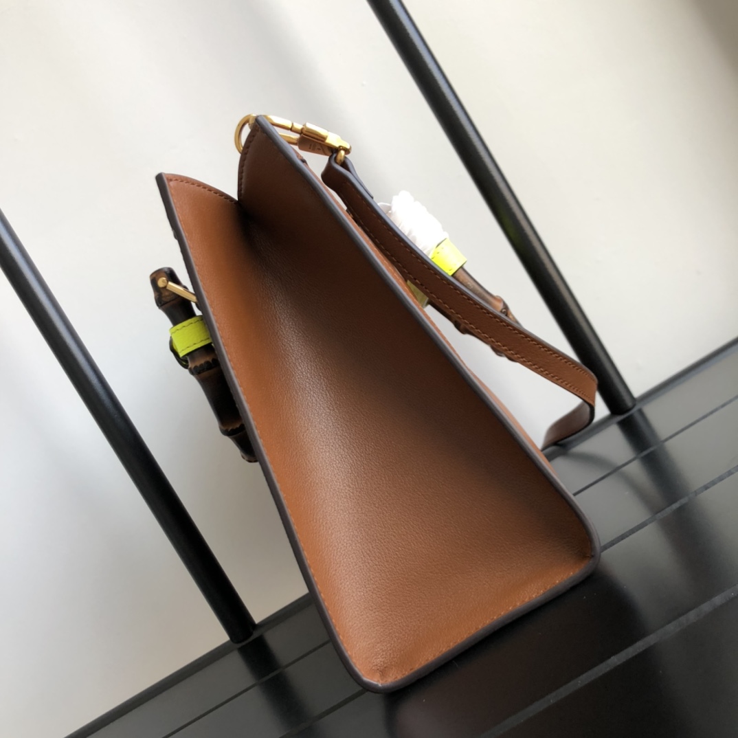 G*u*i diana top handbags