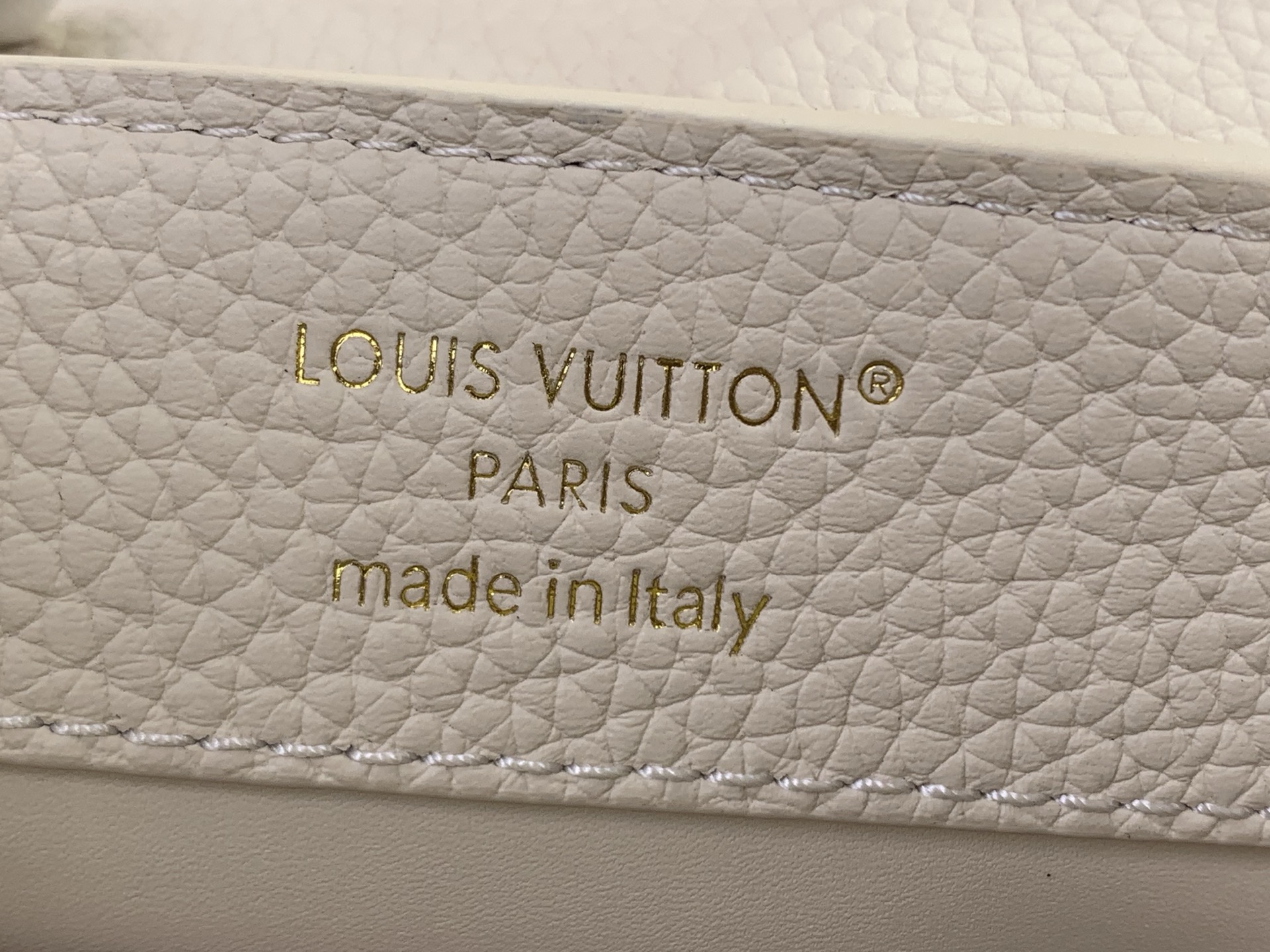 L0vis Vvtt0n Sac Capucines East West Mini -22x12x8CM