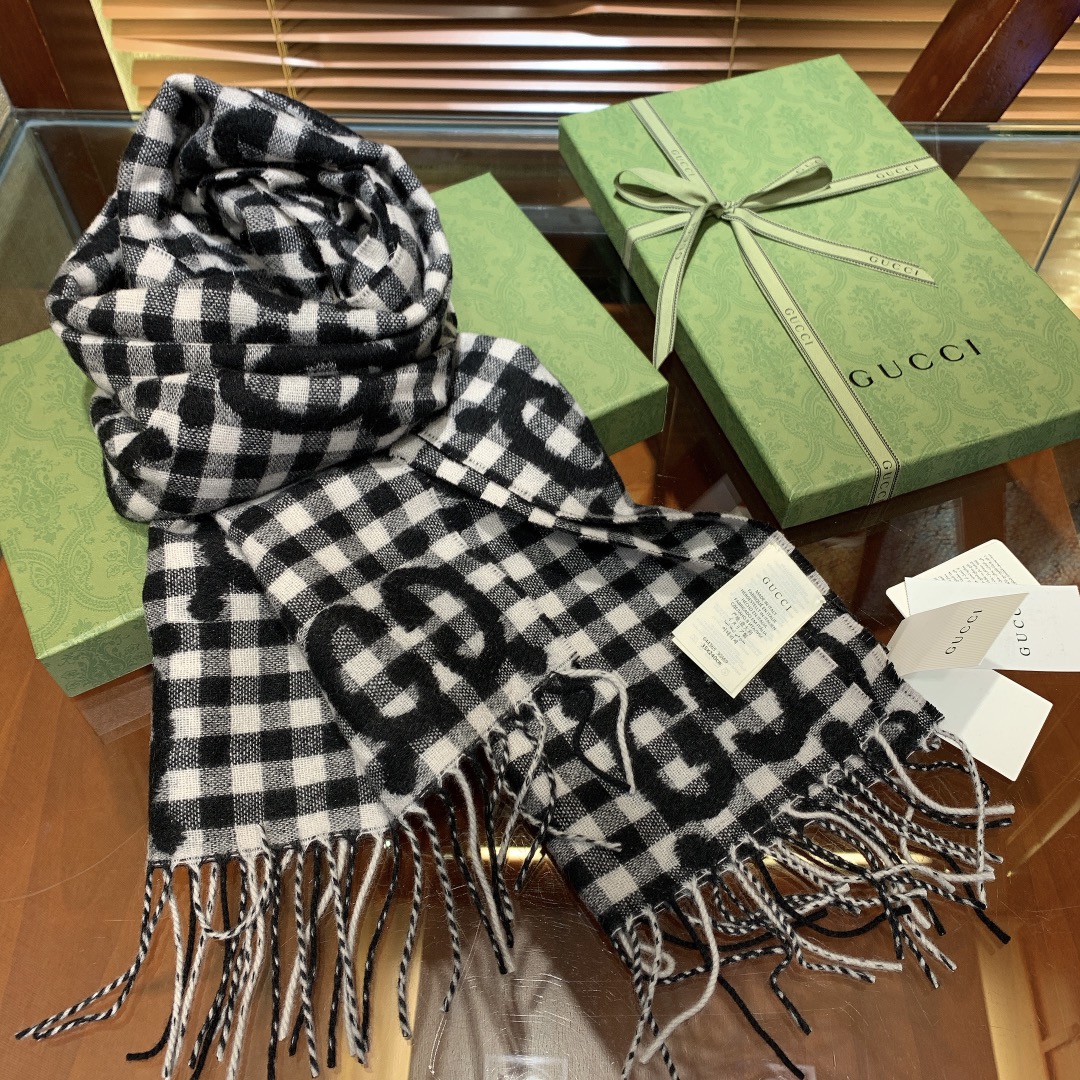G*u*i scarf-35*240cm