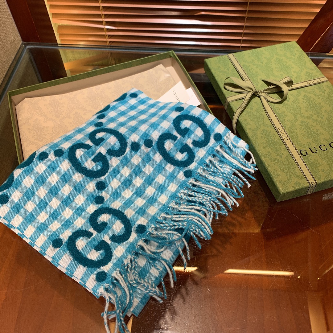 G*u*i scarf-35*240cm