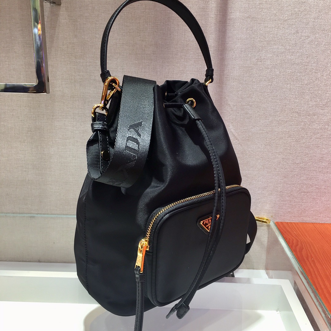 Pra*a backpack 1bh097-26x20.5x13cm