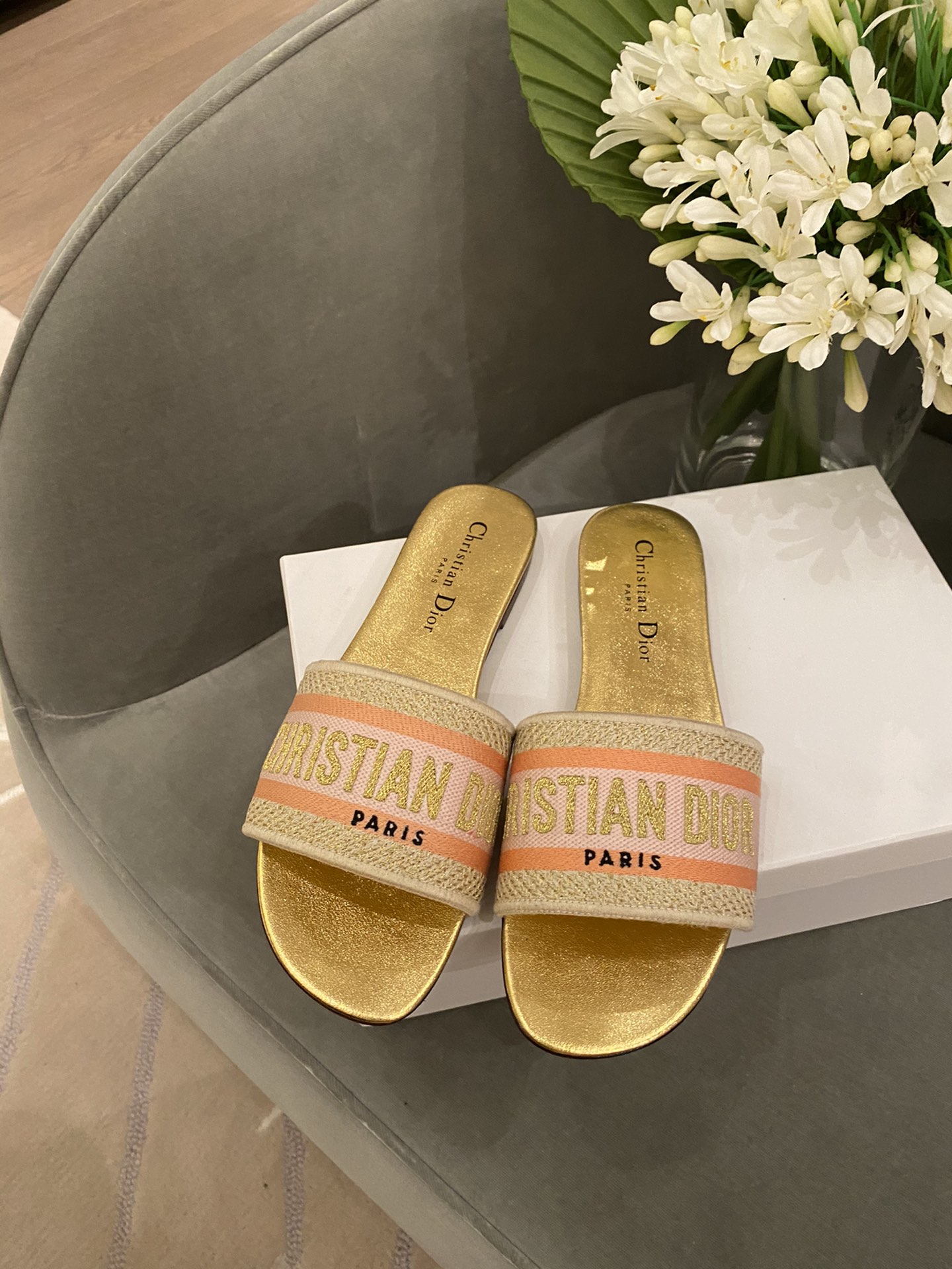 D*or slippers