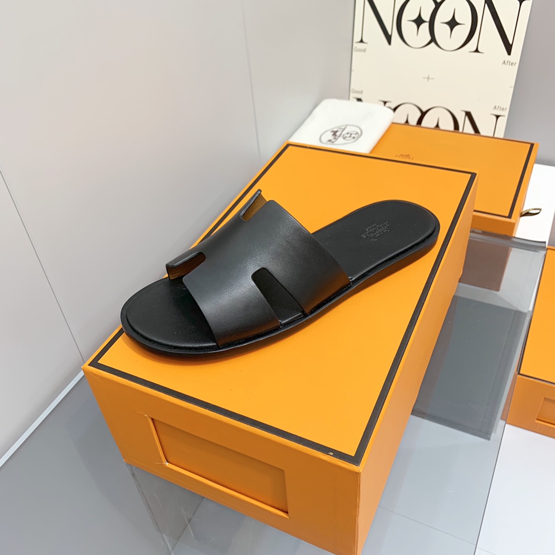 H**mes sandals
