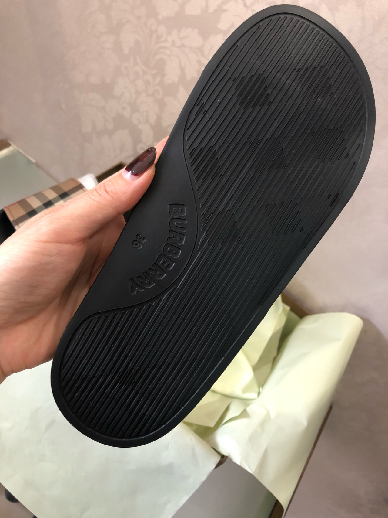 B**rry sandals