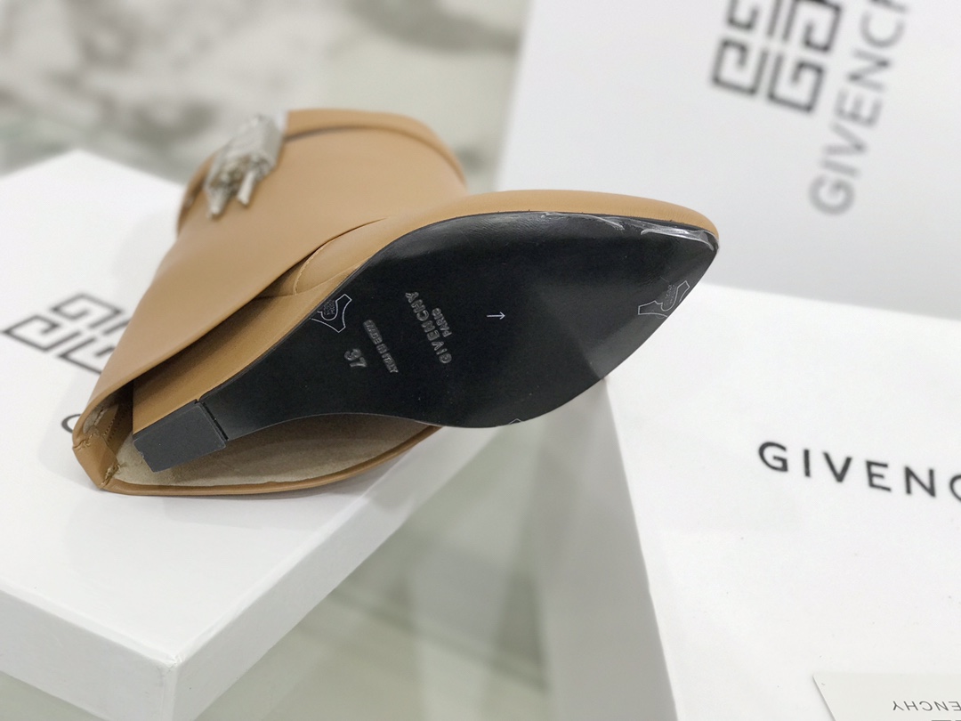 G1uenchy boots(eu35-42)