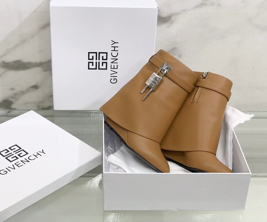 G1uenchy boots(eu35-42)