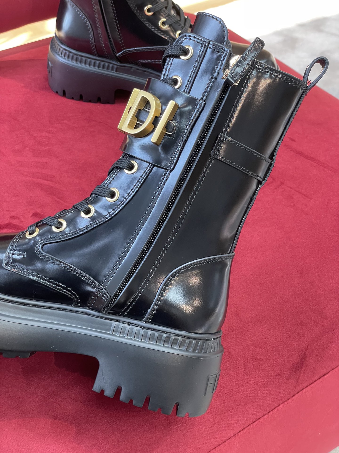F**di boots