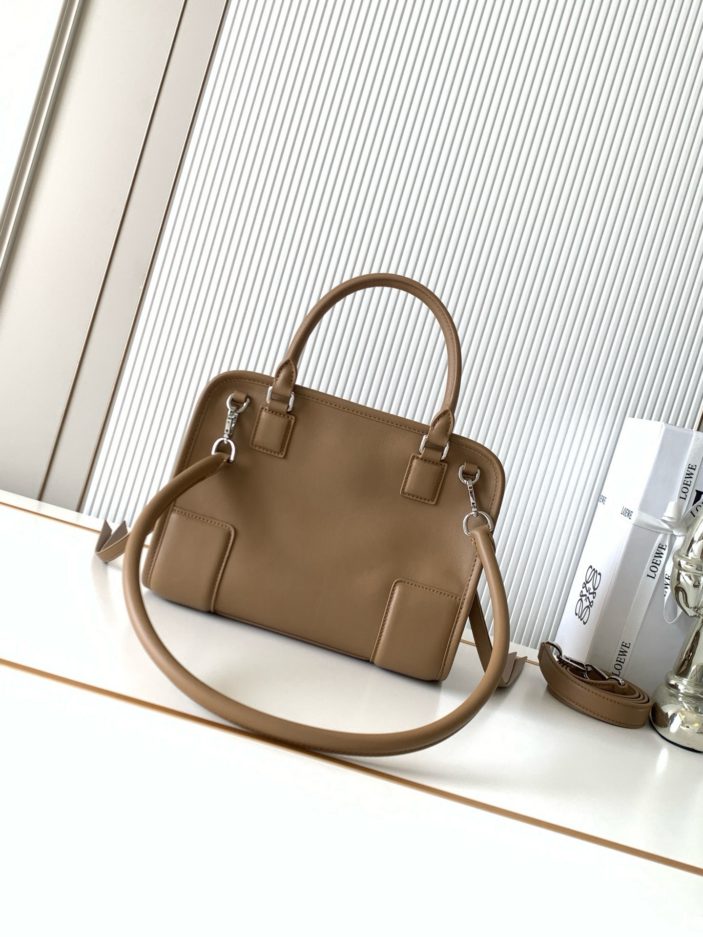 LOE*WE Small Amazona 180 Tote Bag-24*18.5*10CM