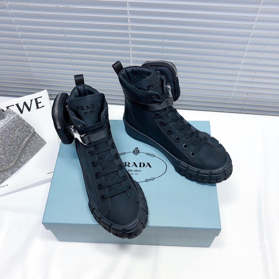 Pra*a boots