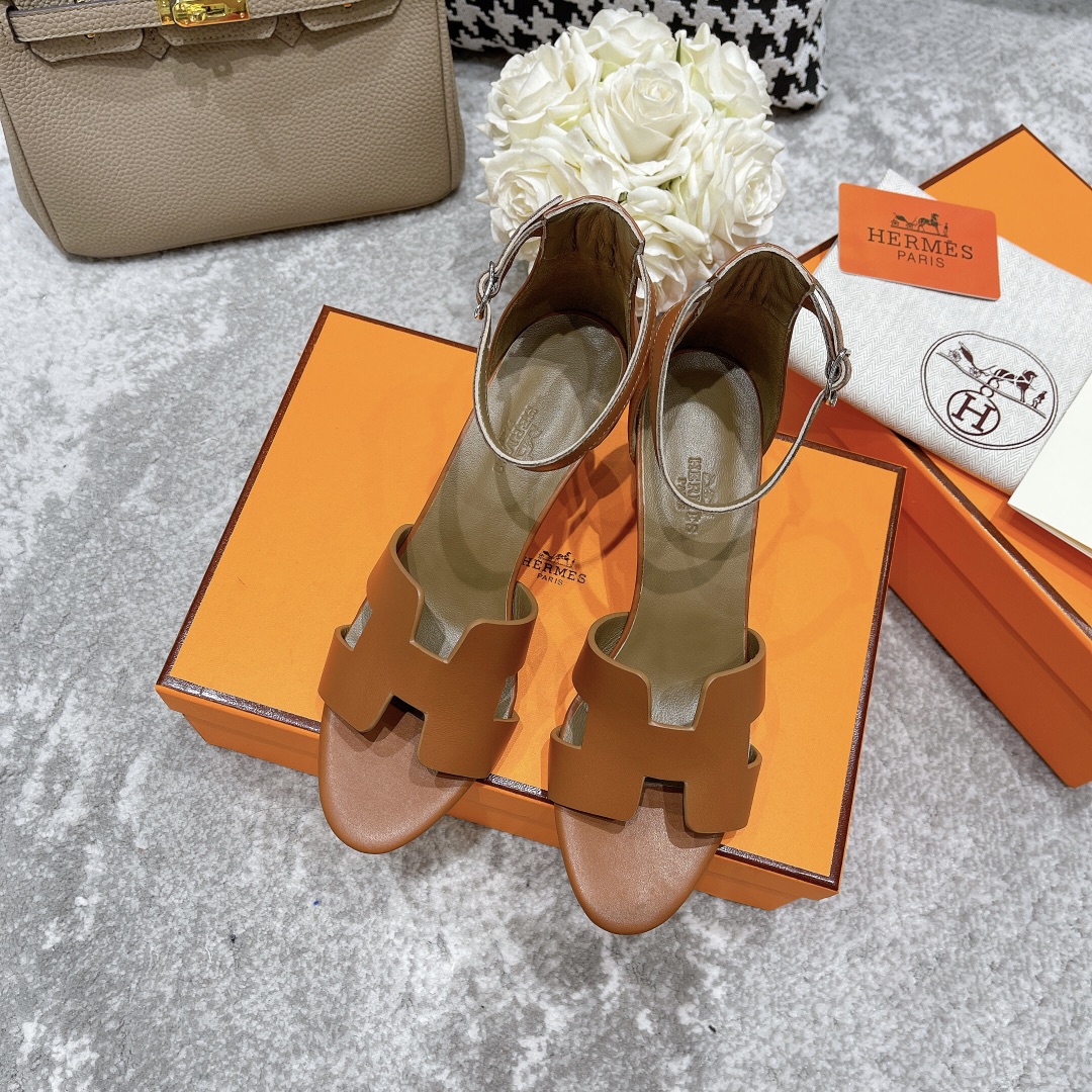 H**mes sandals
