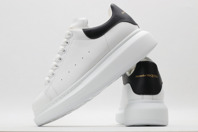 A1exa*der m*q*en sports shoes