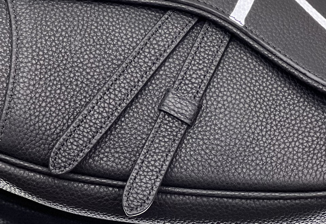 D*or saddle bag-20 x 28.6 x 5cm