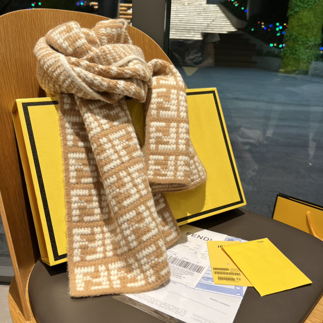 F**di scarf-31*180cm