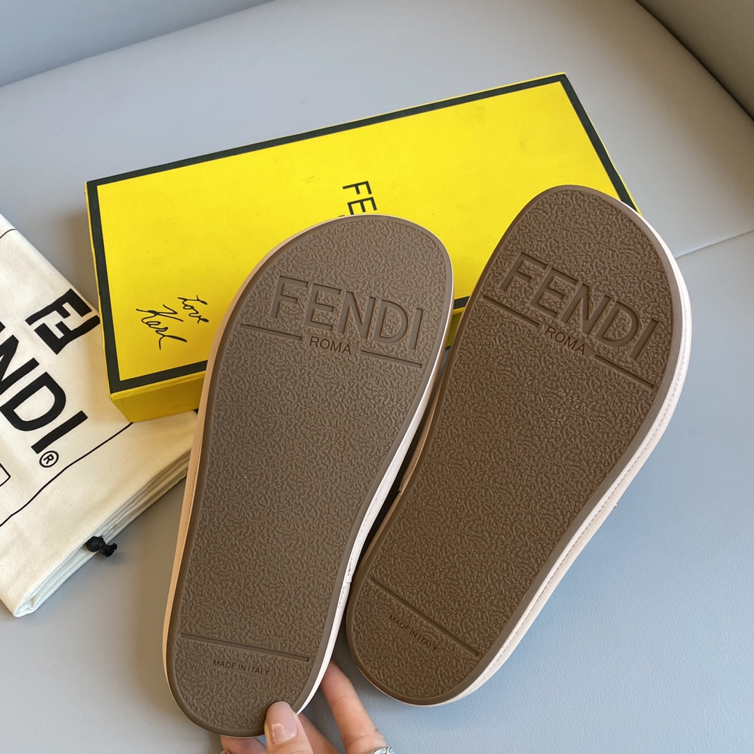F**digraphy sandals(eu35-41)