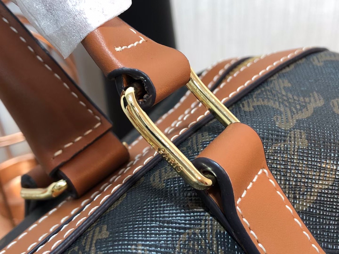Celin Triomphe Handbags -31*21*17CM
