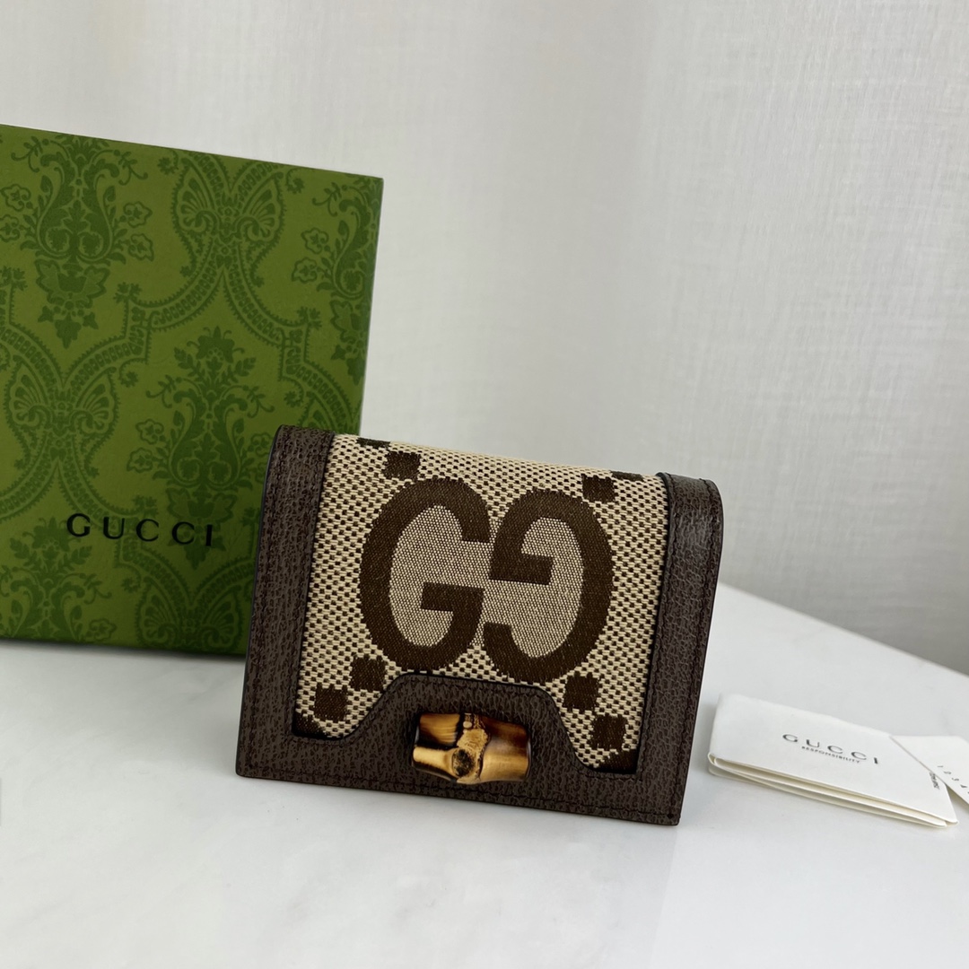 G*u*i wallet-9.5cm