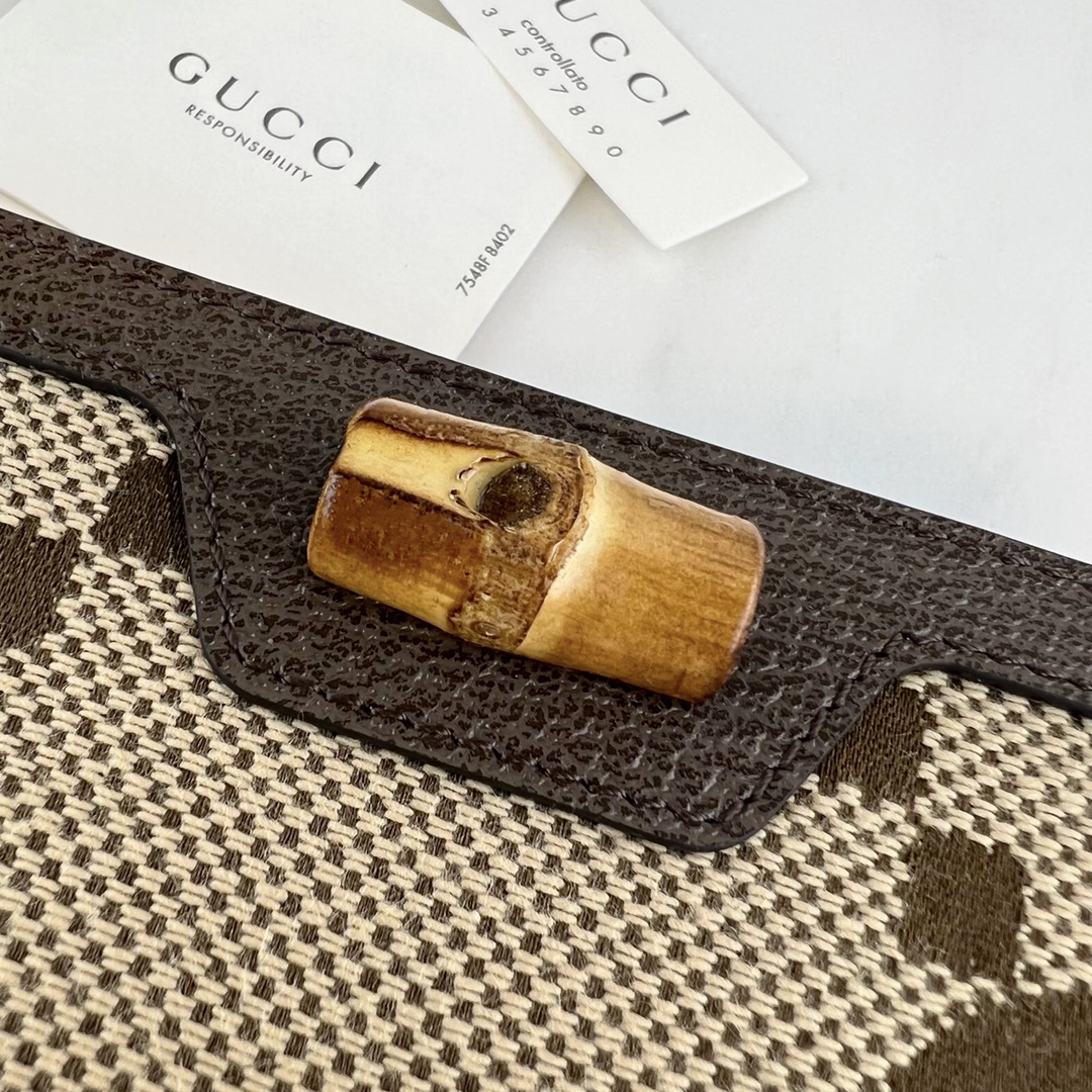 G*u*i wallet-19x10.5x2cm