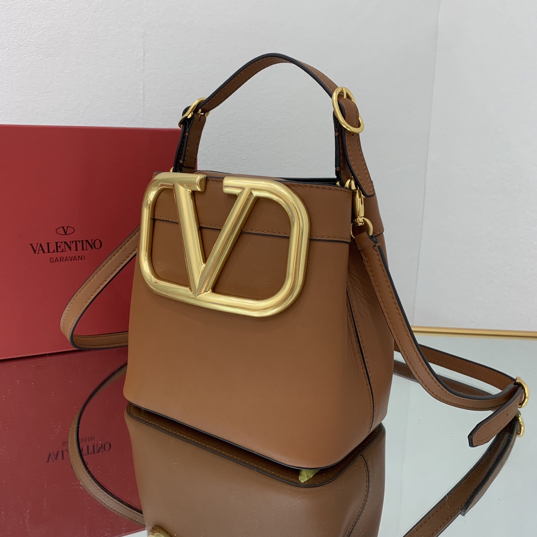 Va1e*ntin0 garavani s*pervee bag-20*19*12cm