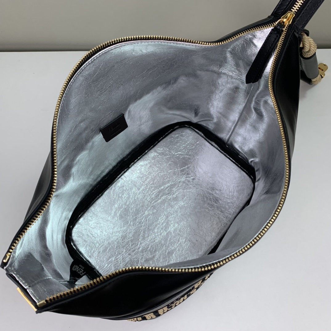 F**di raffia bag-35 x22 x18cm