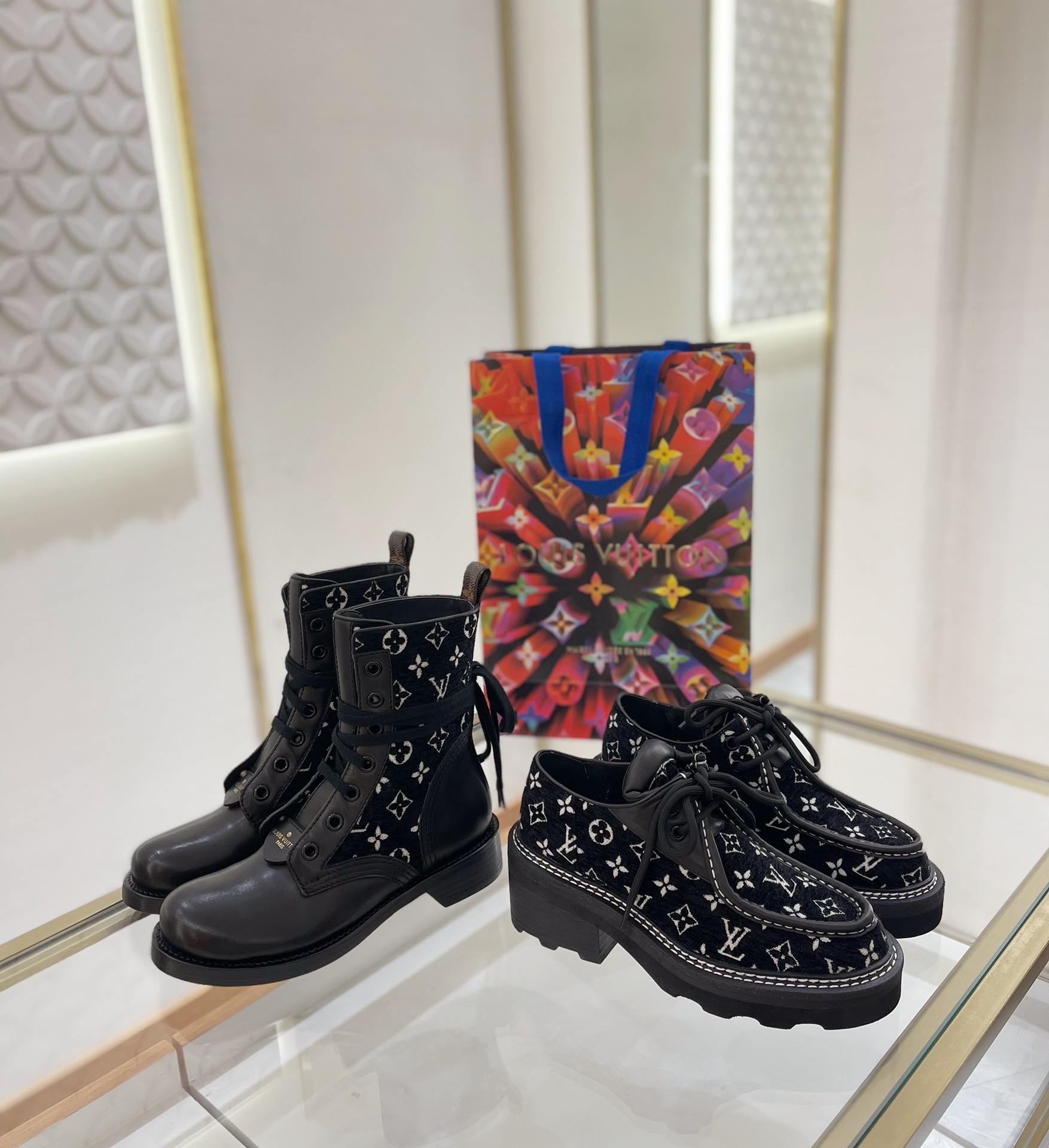 l0*is V*t0n boots