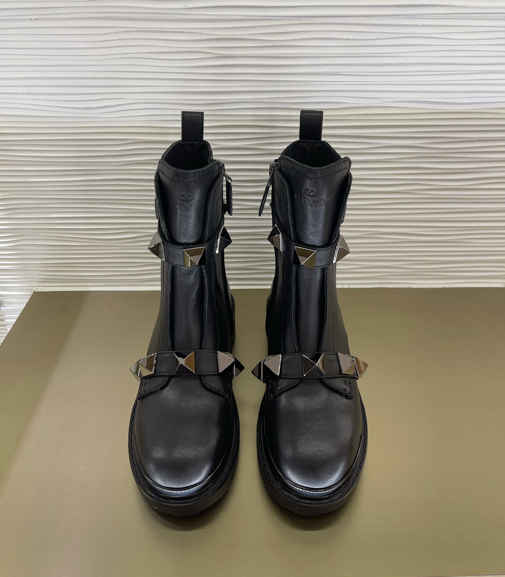 Va1e*ntin0 boots(eu35-41)