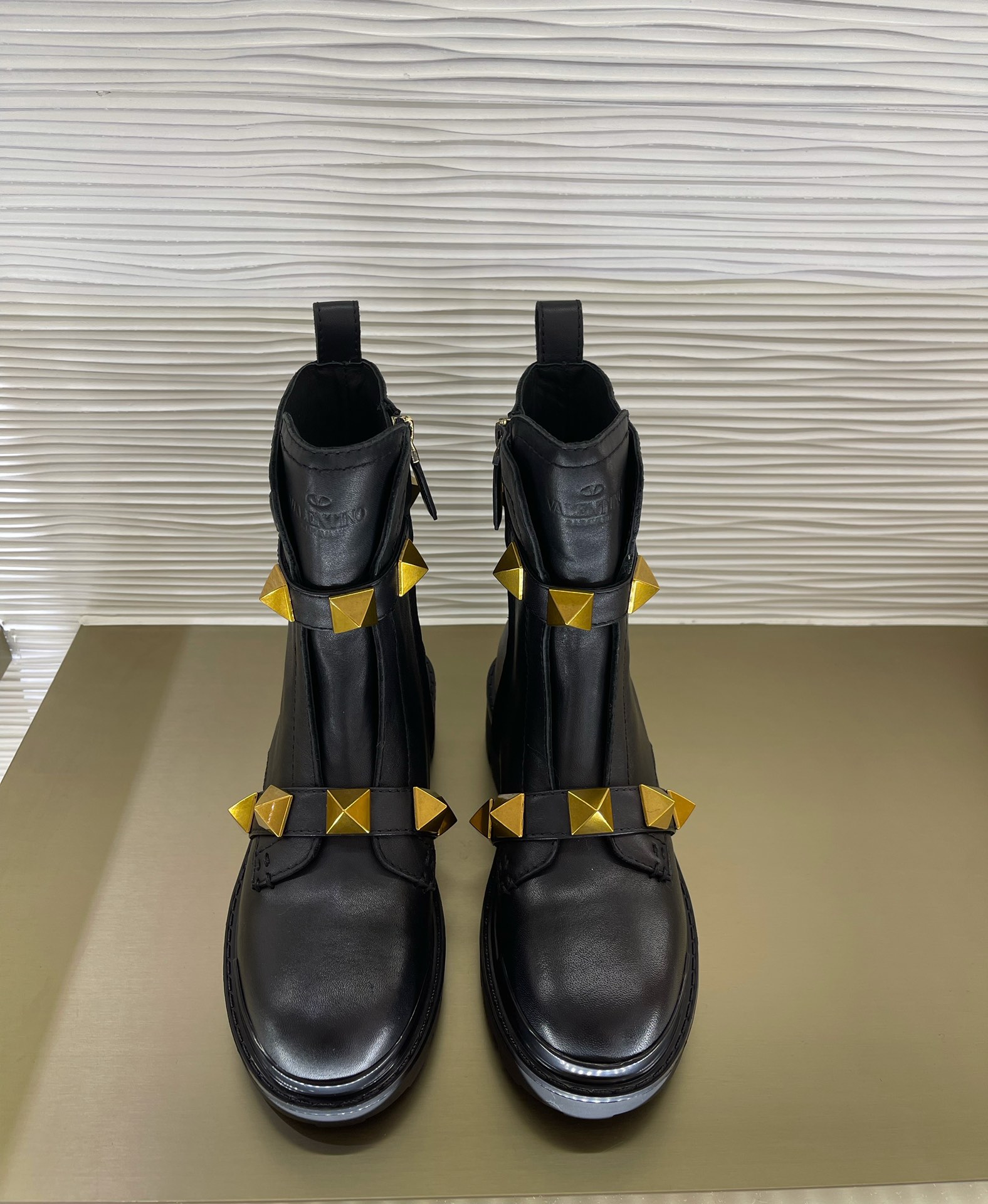 Va1e*ntin0 boots(eu35-41)