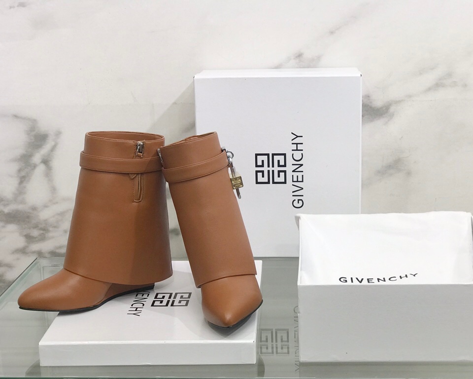 G1uenchy boots(eu35-42)