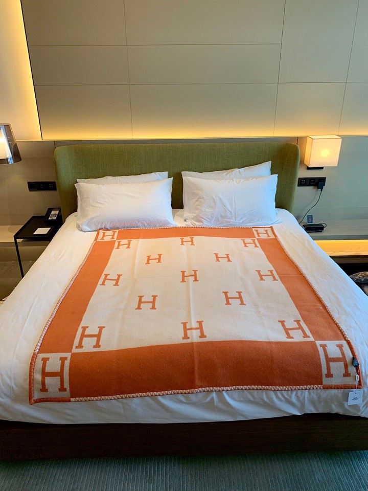 H**mes blankets-170*135cm