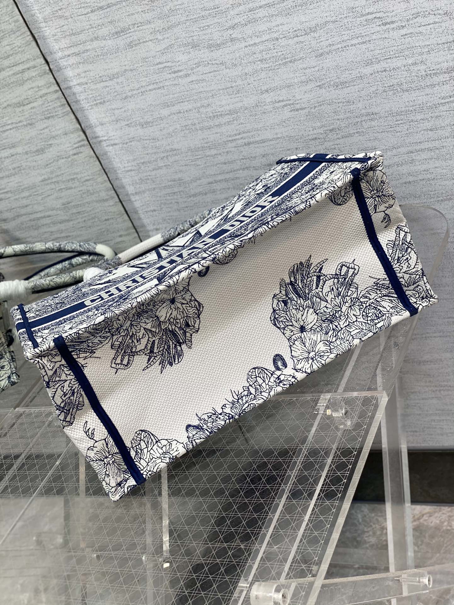 D*or small book tote-36*18*28cm